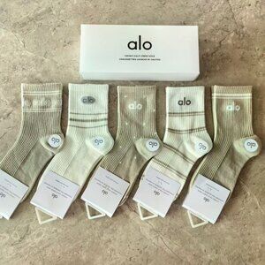 A2- ALO Yoga Neutral Half-Crew Socks 5-Pair Box Set
